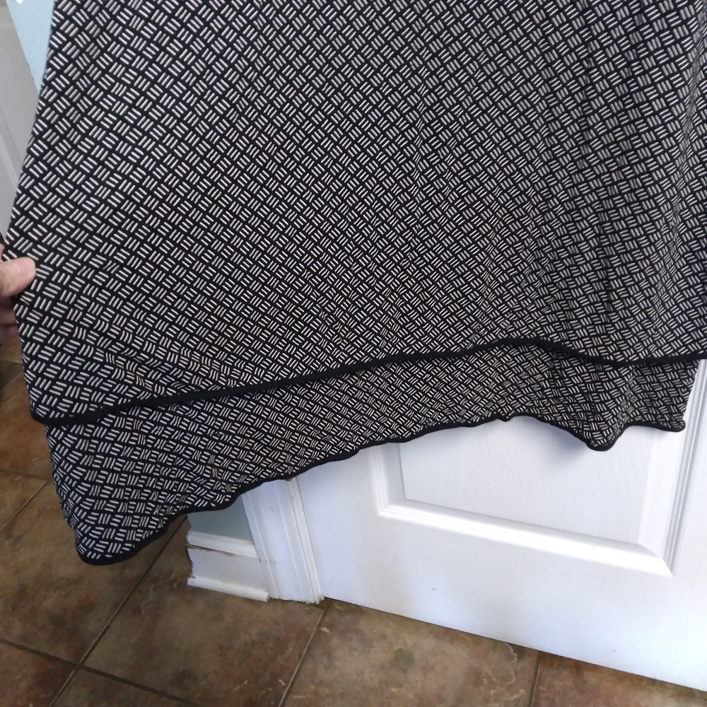 J Jill Sleeveless Black & White Geometric Midi Dress Sleeveless Tiered Church - Picture 11 of 13